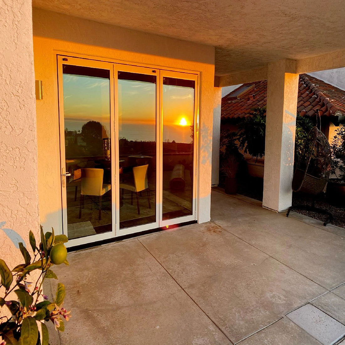 Aluminum Narrow Stile and Rail Folding Glass Doors